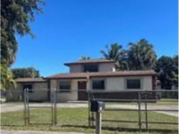 890 NW 33rd Way, Lauderhill, FL 33311