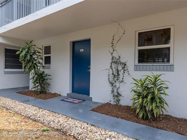 1001 SE 16th St, Unit 8, Fort Lauderdale, FL 33316