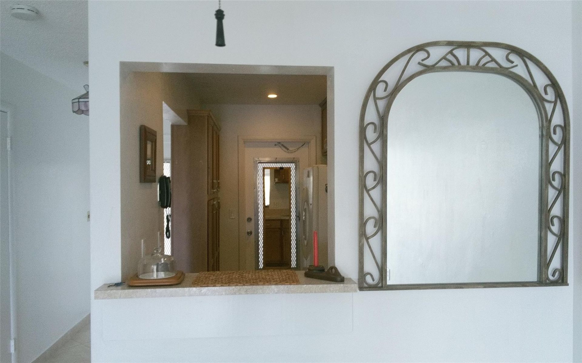 465 Paradise Isle Boulevard, Unit 307, Hallandale Beach, FL 33009 Photo