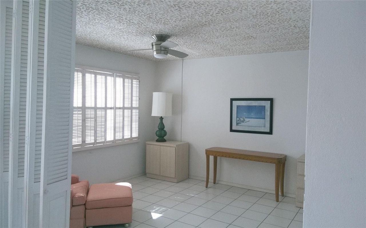 465 Paradise Isle Boulevard, Unit 207, Hallandale Beach, FL 33009 Photo