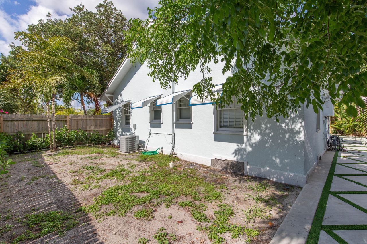 435 56th Street, West Palm Beach, FL 33407 Photo