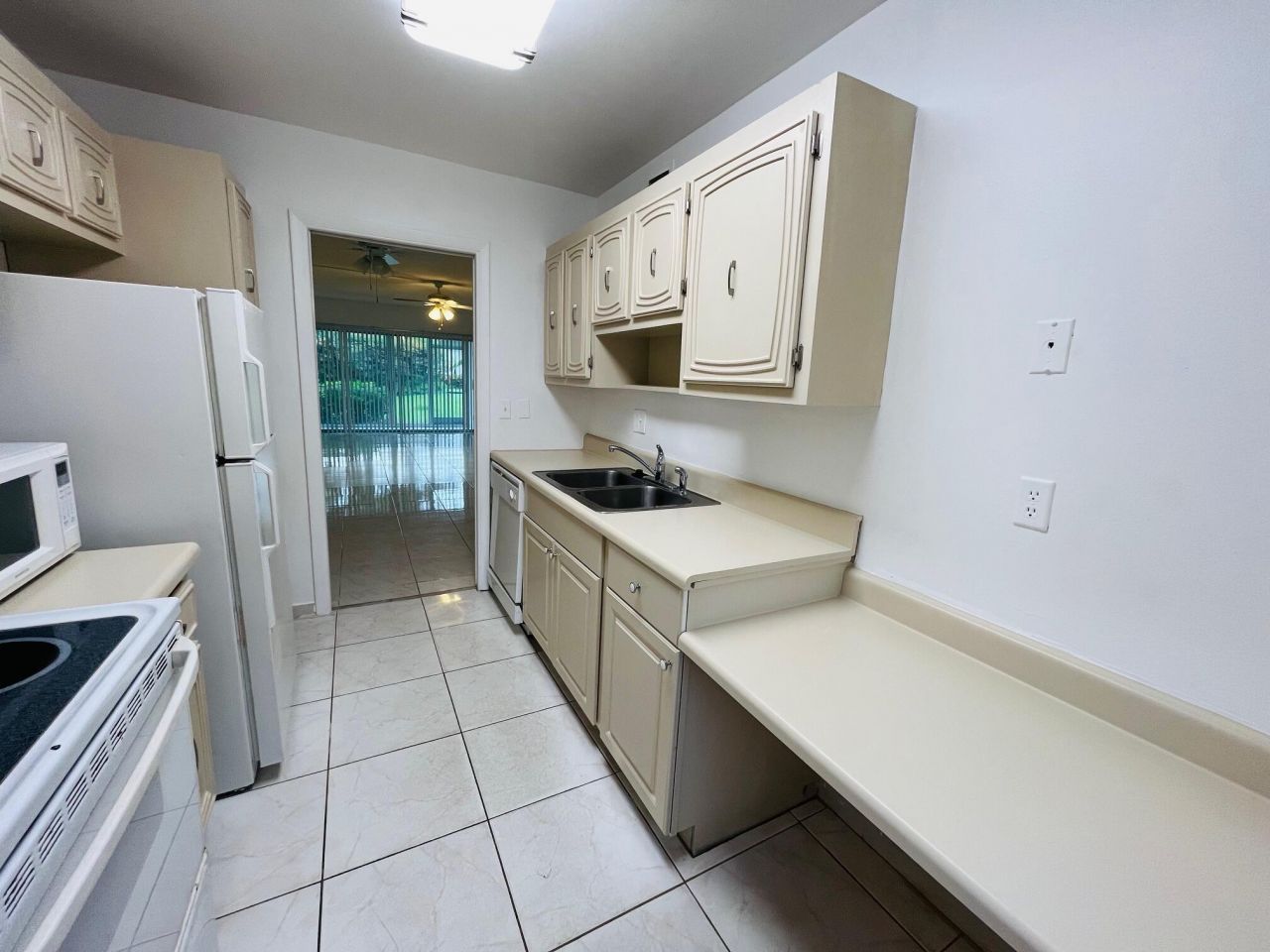 2600 SW 22nd Avenue, Unit 903, Delray Beach, FL 33445 Photo