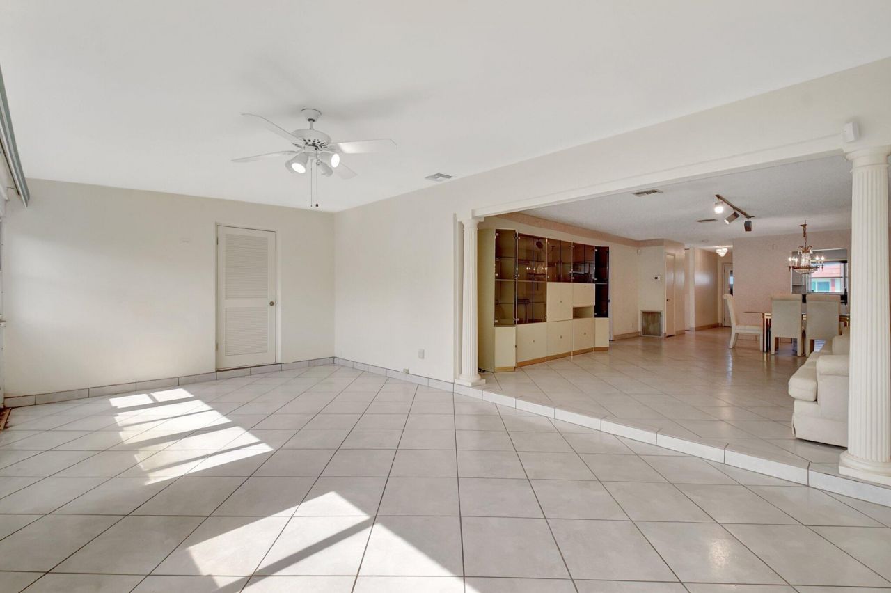 5800 Fernley Drive W, Unit 51, West Palm Beach, FL 33415 Photo
