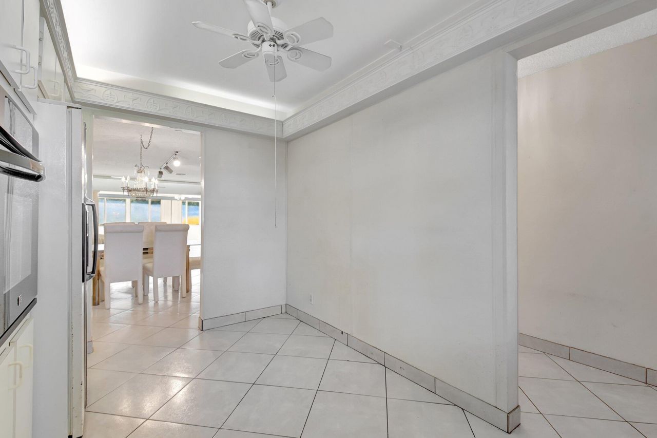 5800 Fernley Drive W, Unit 51, West Palm Beach, FL 33415 Photo