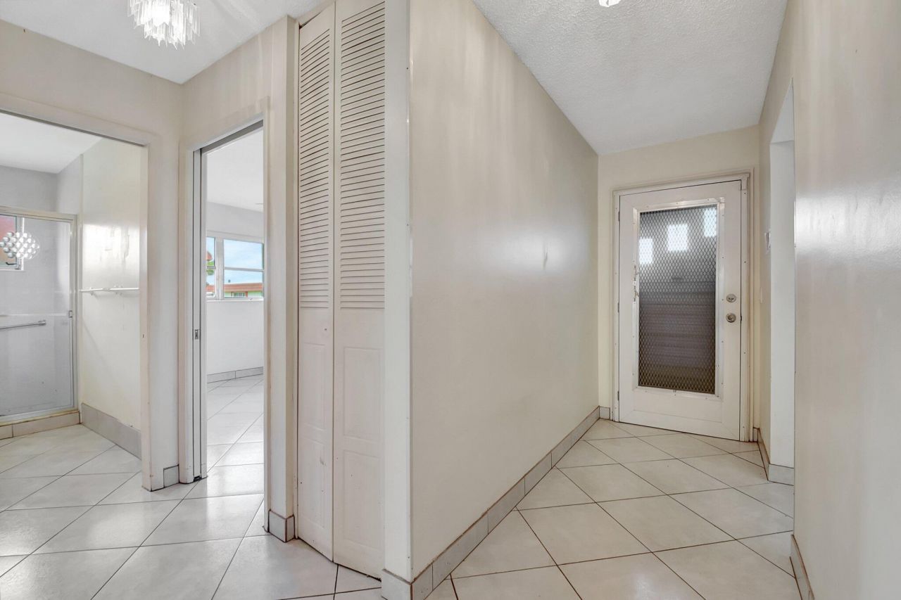 5800 Fernley Drive W, Unit 51, West Palm Beach, FL 33415 Photo