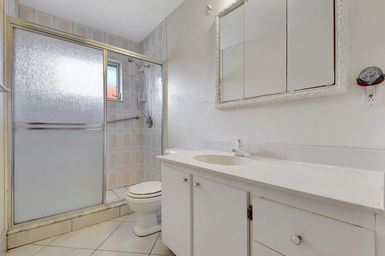 5800 Fernley Drive W, Unit 51, West Palm Beach, FL 33415 Photo