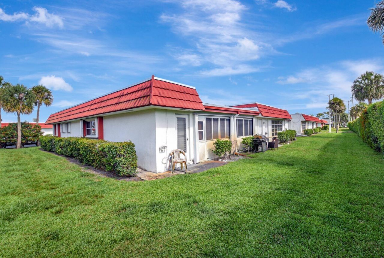 5800 Fernley Drive W, Unit 51, West Palm Beach, FL 33415 Photo
