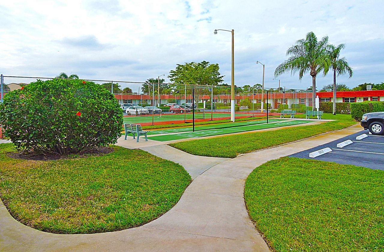 5800 Fernley Drive W, Unit 51, West Palm Beach, FL 33415 Photo