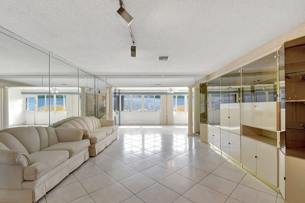 5800 Fernley Drive W, Unit 51, West Palm Beach, FL 33415 Photo