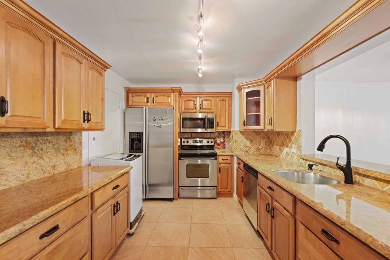 1147 Hillsboro Mile, Unit 309, Hillsboro Beach, FL 33062 Photo