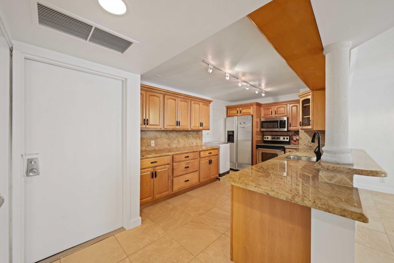 1147 Hillsboro Mile, Unit 309, Hillsboro Beach, FL 33062 Photo