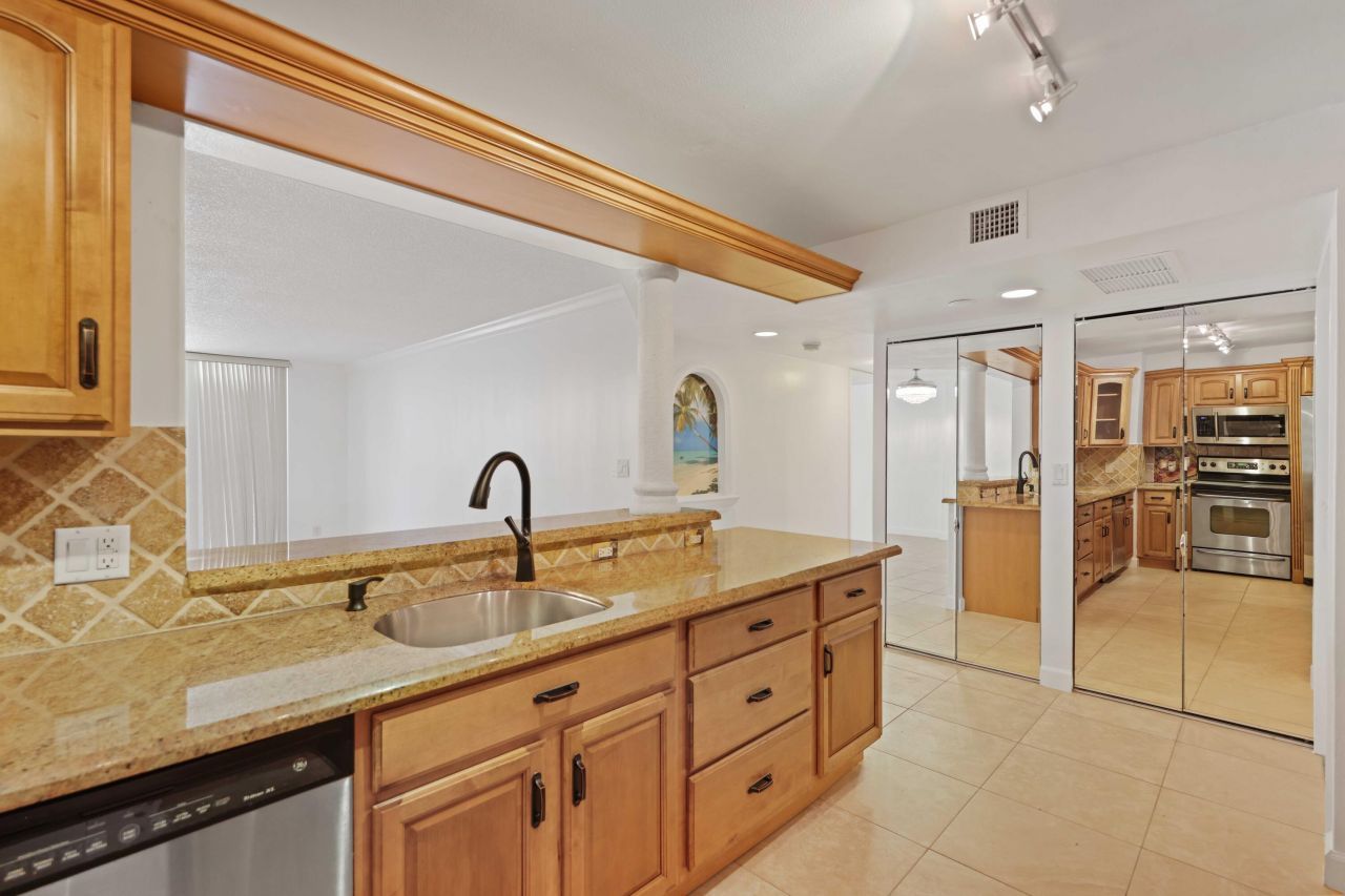 1147 Hillsboro Mile, Unit 309, Hillsboro Beach, FL 33062 Photo