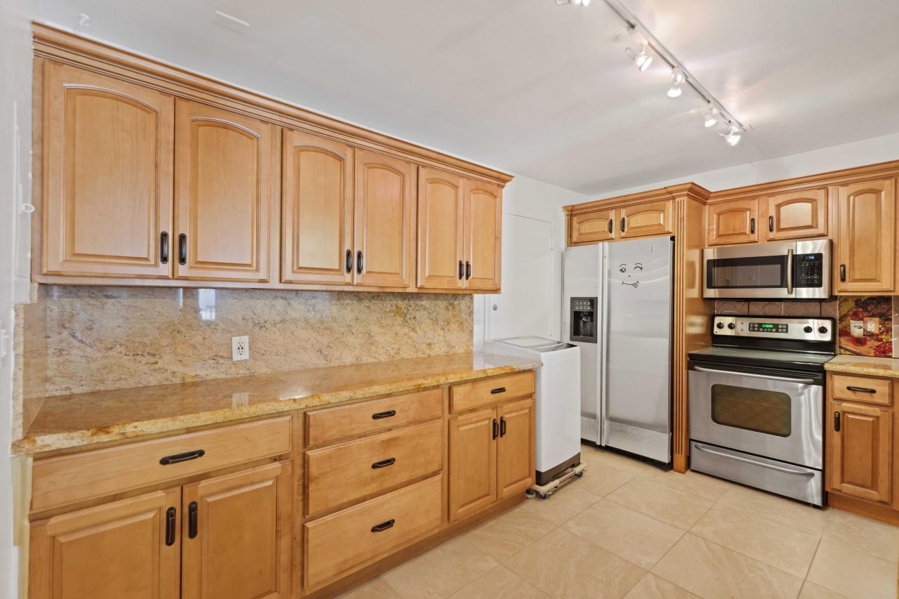 1147 Hillsboro Mile, Unit 309, Hillsboro Beach, FL 33062 Photo