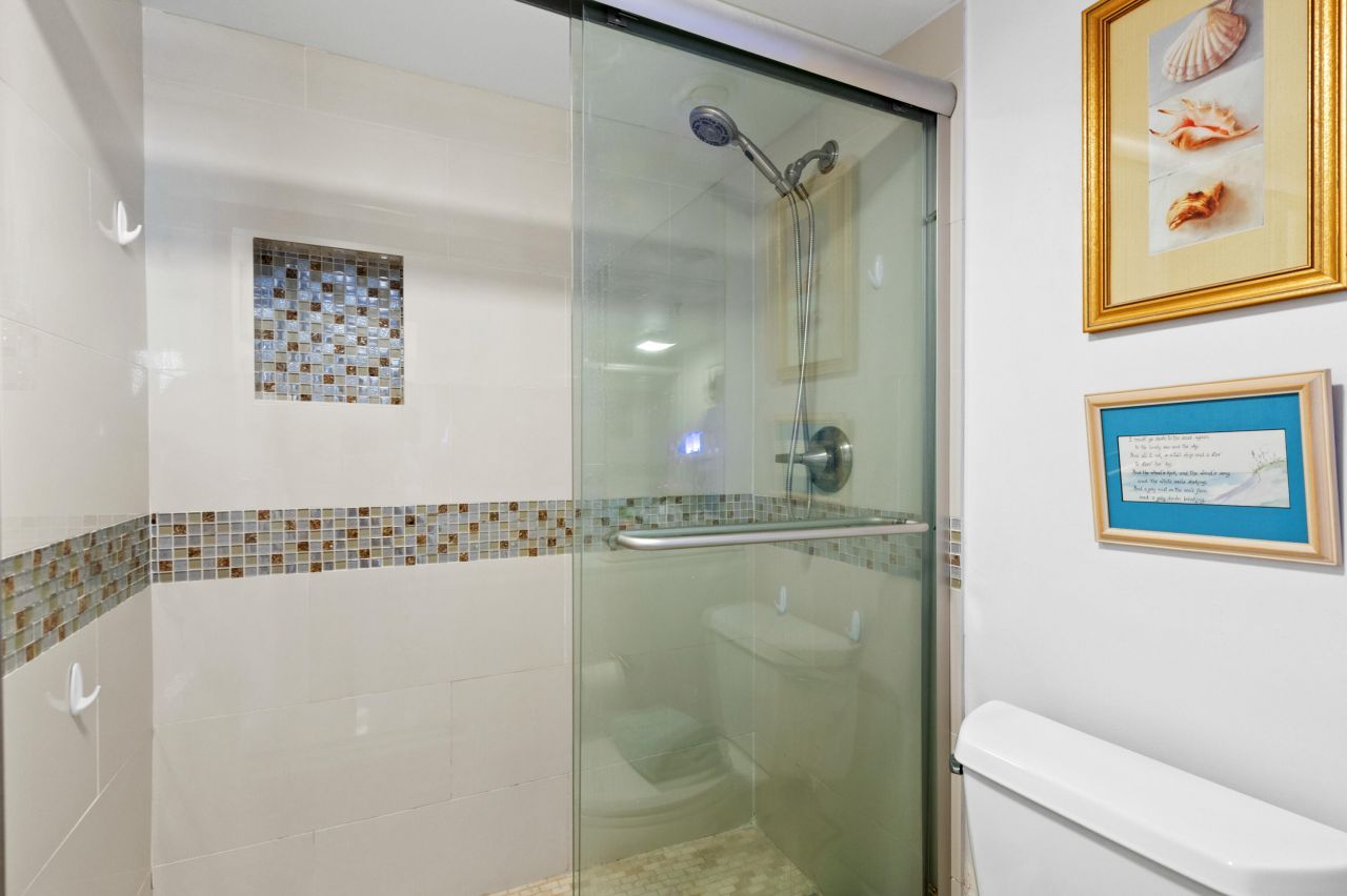 899 Jeffery Street, Unit 301, Boca Raton, FL 33487 Photo