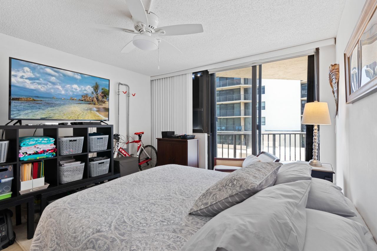 899 Jeffery Street, Unit 301, Boca Raton, FL 33487 Photo