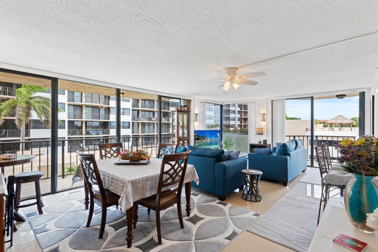 899 Jeffery Street, Unit 301, Boca Raton, FL 33487 Photo