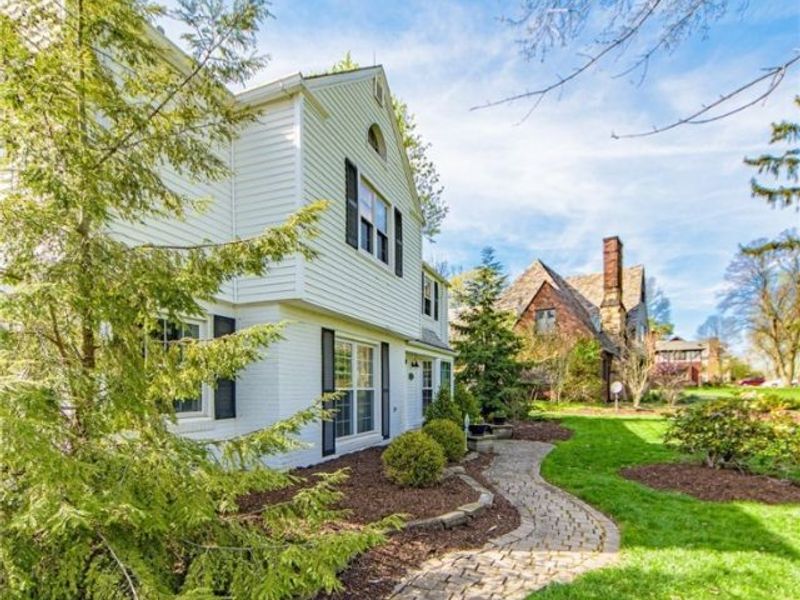 754 Merriman Road, Akron, OH 44303 Photo 2