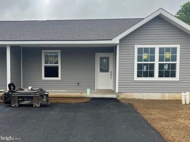 90 PACIFIC AVENUE, MILROY, PA 17063