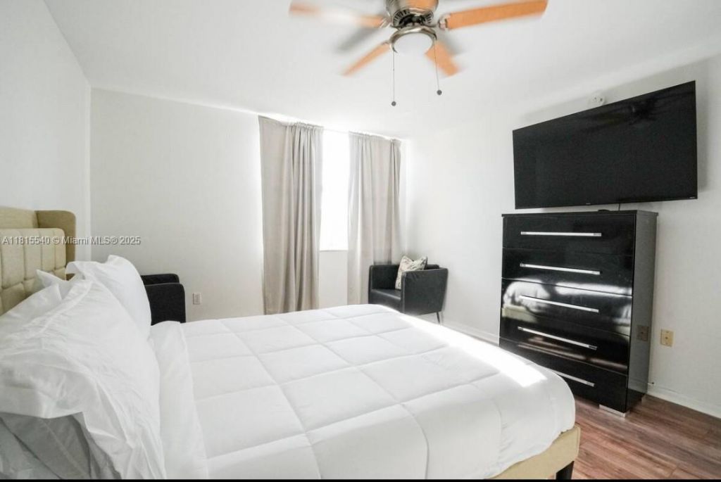 19601 E Country Club Drive, Unit 7-203, Aventura, FL 33180 Photo