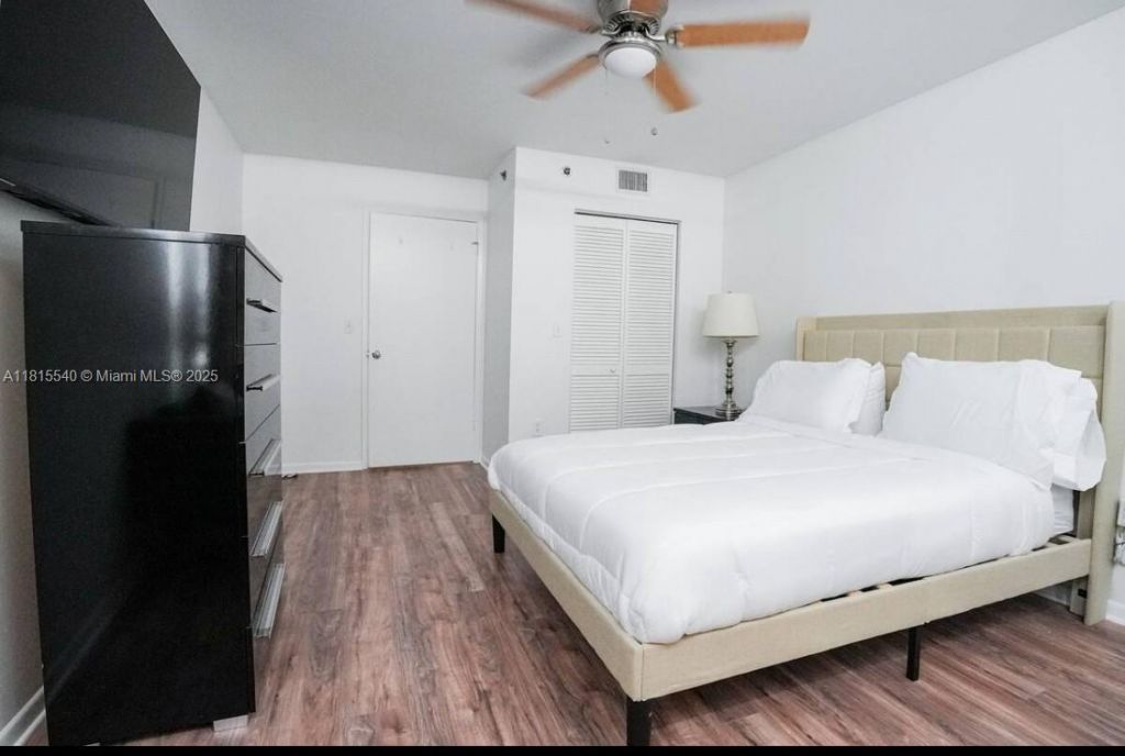 19601 E Country Club Drive, Unit 7-203, Aventura, FL 33180 Photo