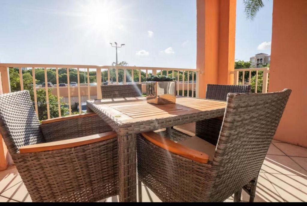 19601 E Country Club Drive, Unit 7-203, Aventura, FL 33180 Photo