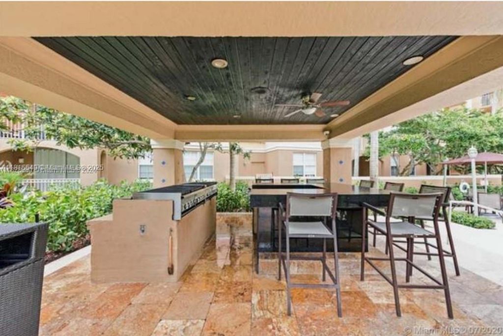 19601 E Country Club Drive, Unit 7-203, Aventura, FL 33180 Photo