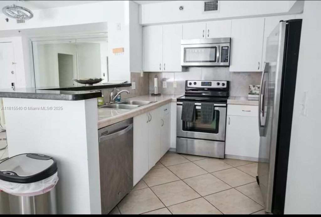 19601 E Country Club Drive, Unit 7-203, Aventura, FL 33180 Photo