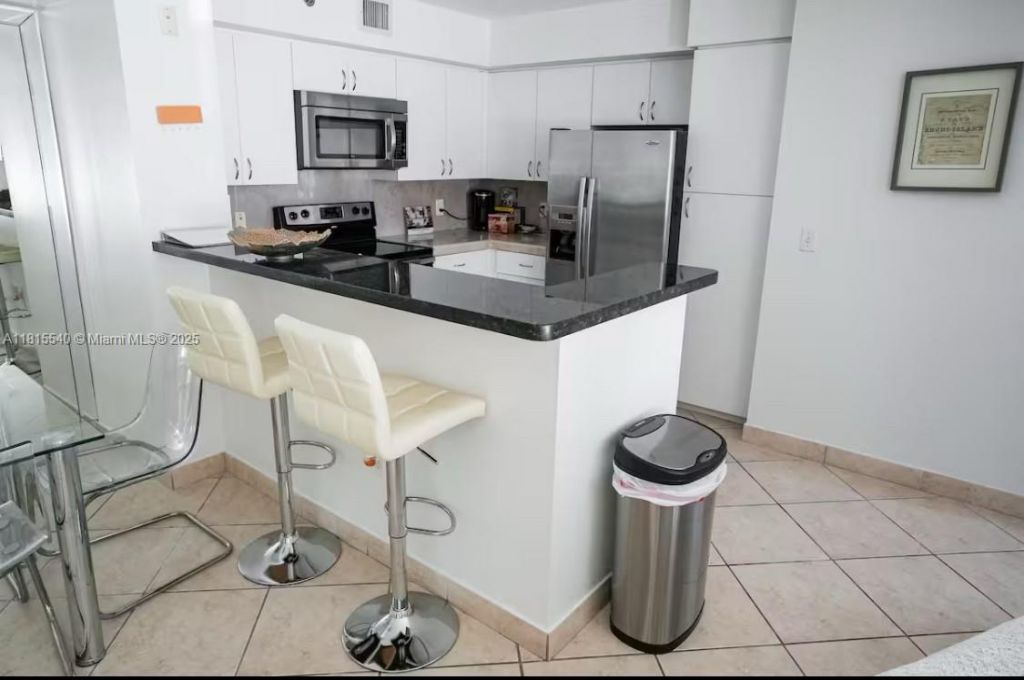 19601 E Country Club Drive, Unit 7-203, Aventura, FL 33180 Photo