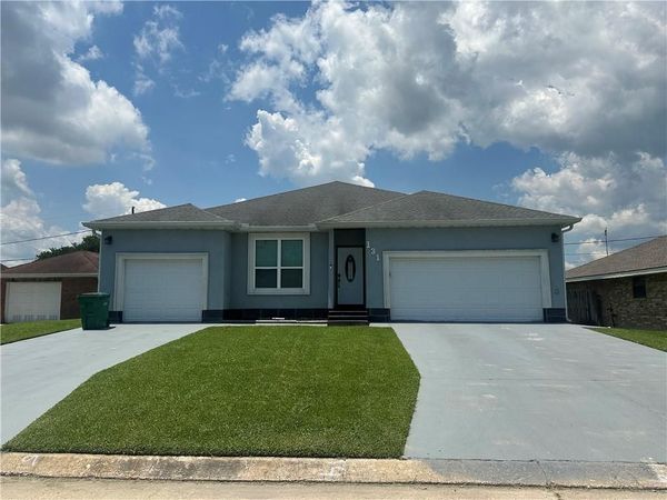 131 BELLE GROVE Drive, LaPlace, LA 70068