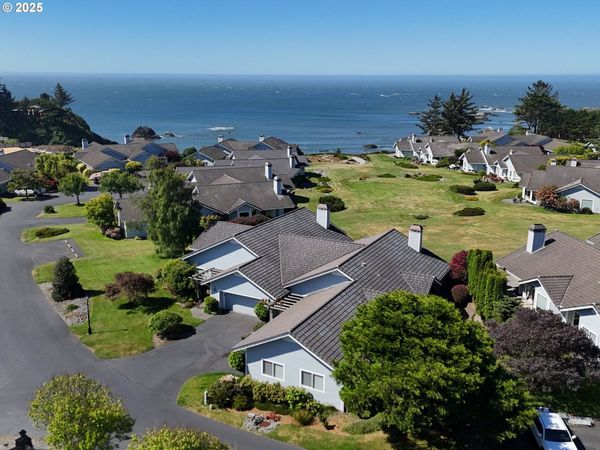 210 SCHOONER BAY DR, Brookings, OR 97415