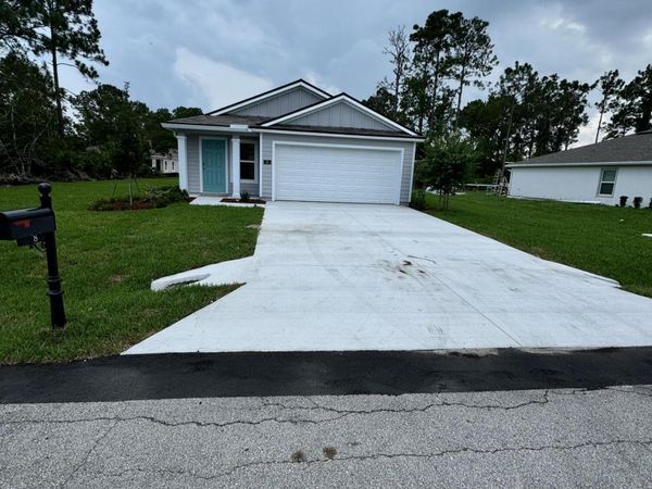 8 Phoenix Lane, Palm Coast, FL 32164