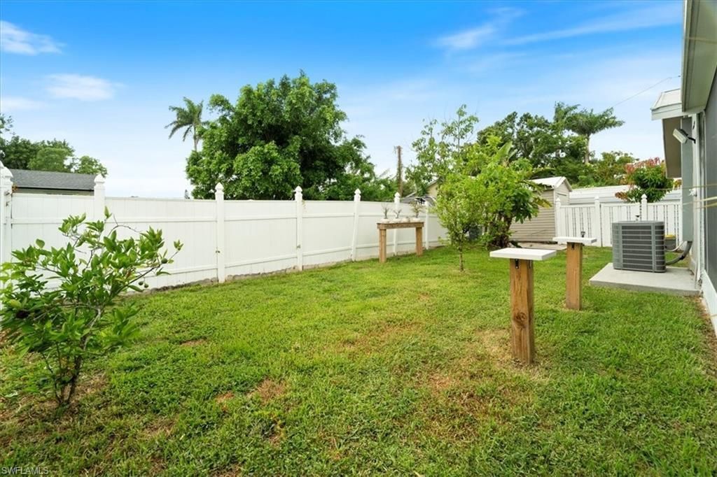 51-55 Lake St, North Fort Myers, FL 33903 Photo