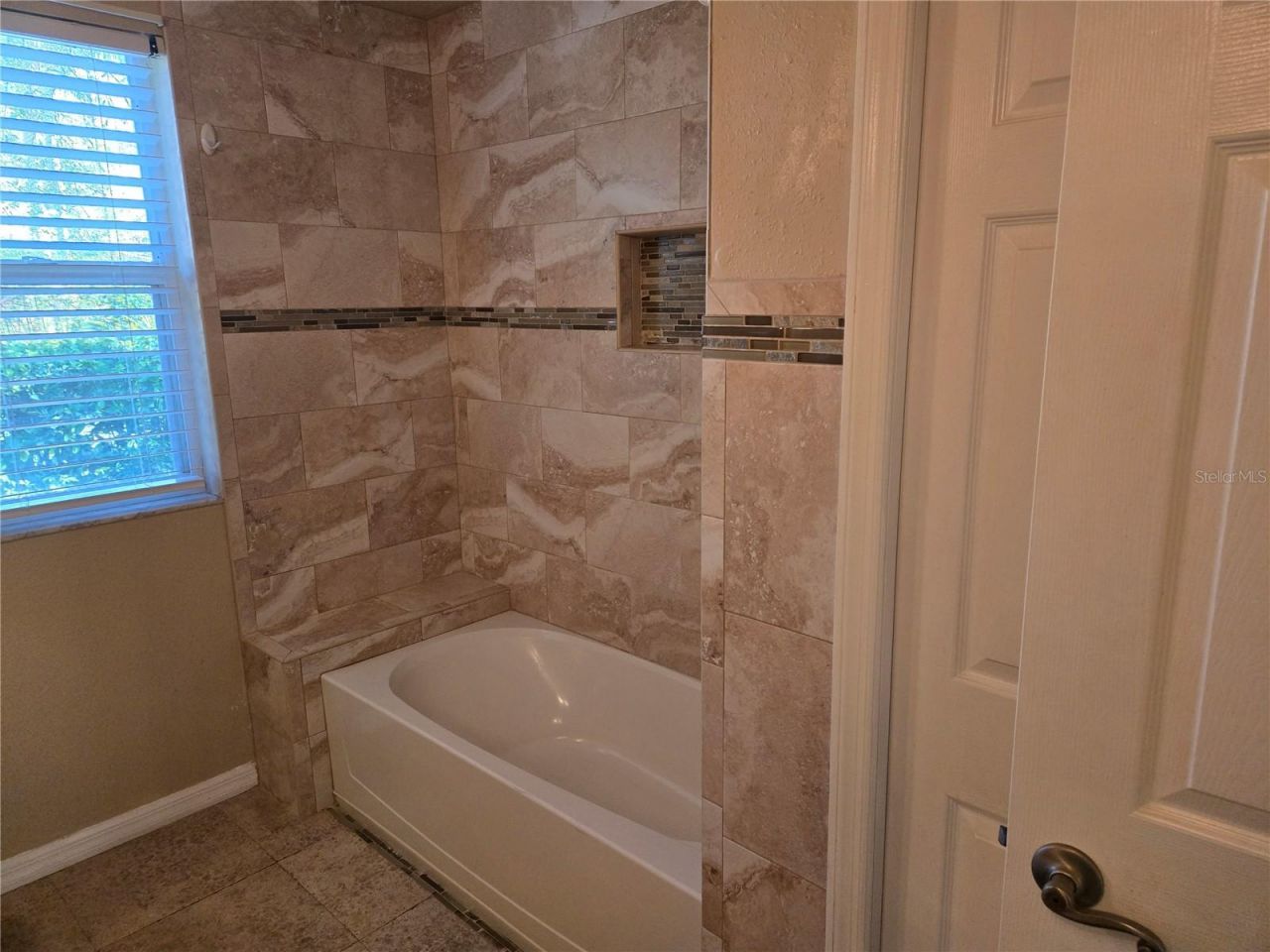 9127 Woodridge Run Drive, Tampa, FL 33647 Photo