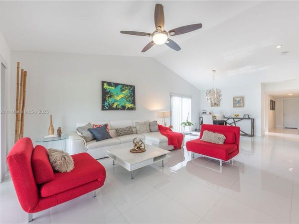 16189 Laurel Dr, Unit 25, Weston, FL 33326