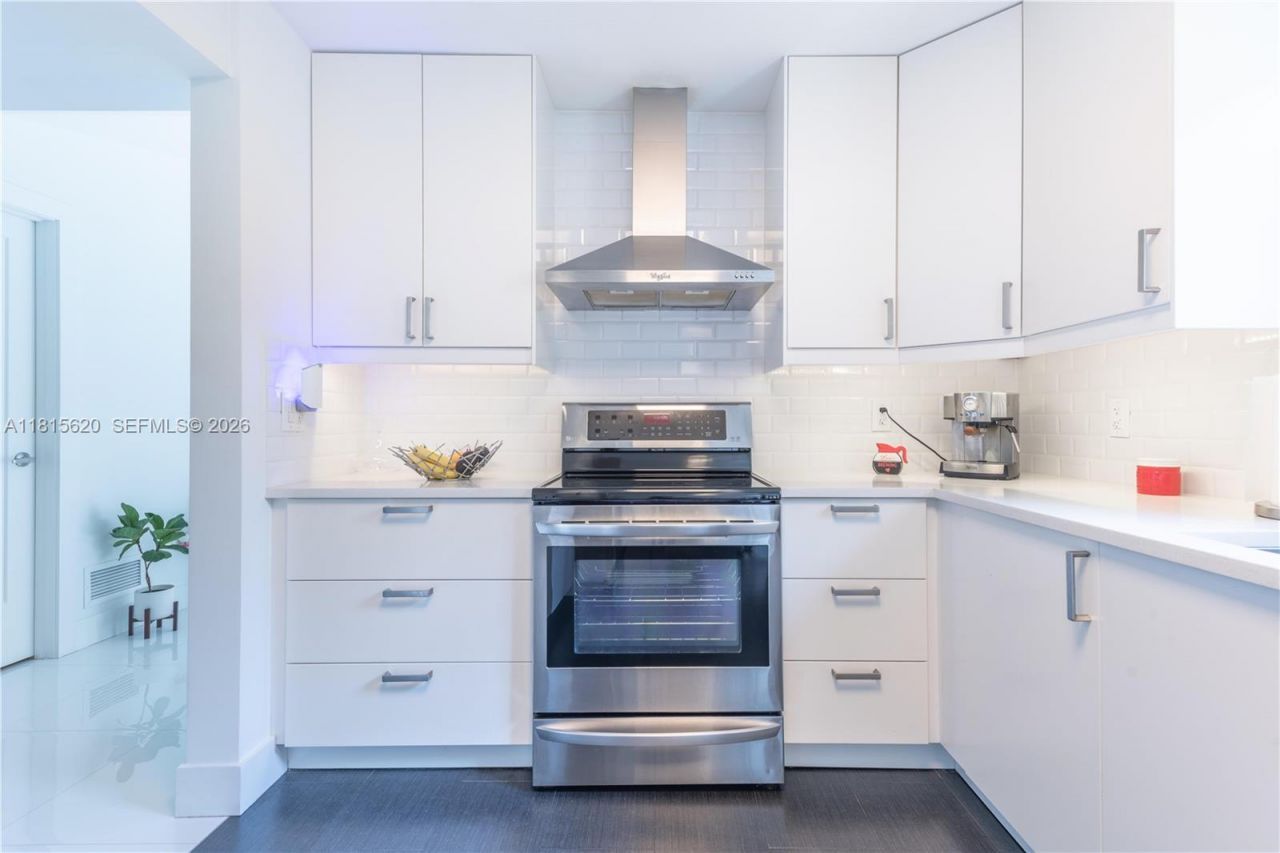 16189 Laurel Dr, Unit 25, Weston, FL 33326 Photo