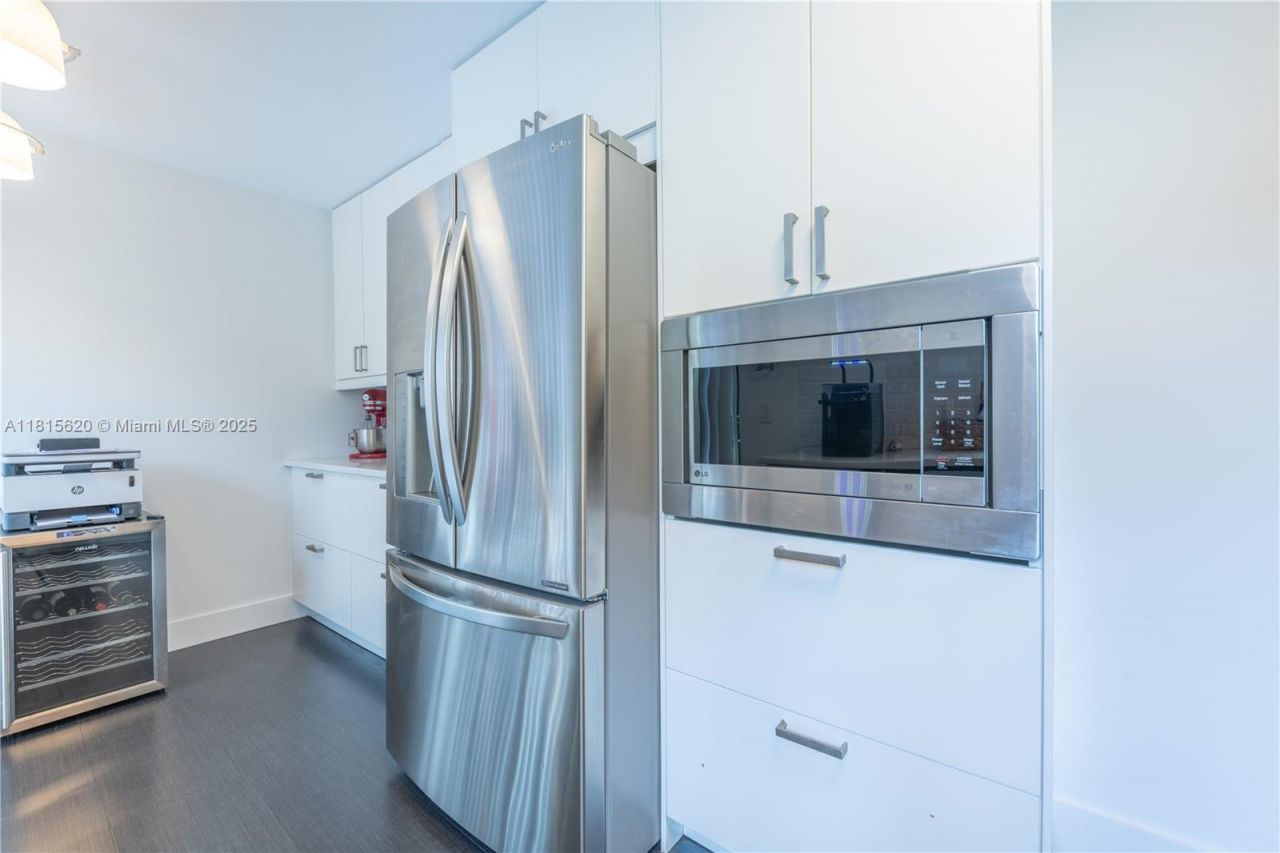 16189 Laurel Dr, Unit 25, Weston, FL 33326 Photo