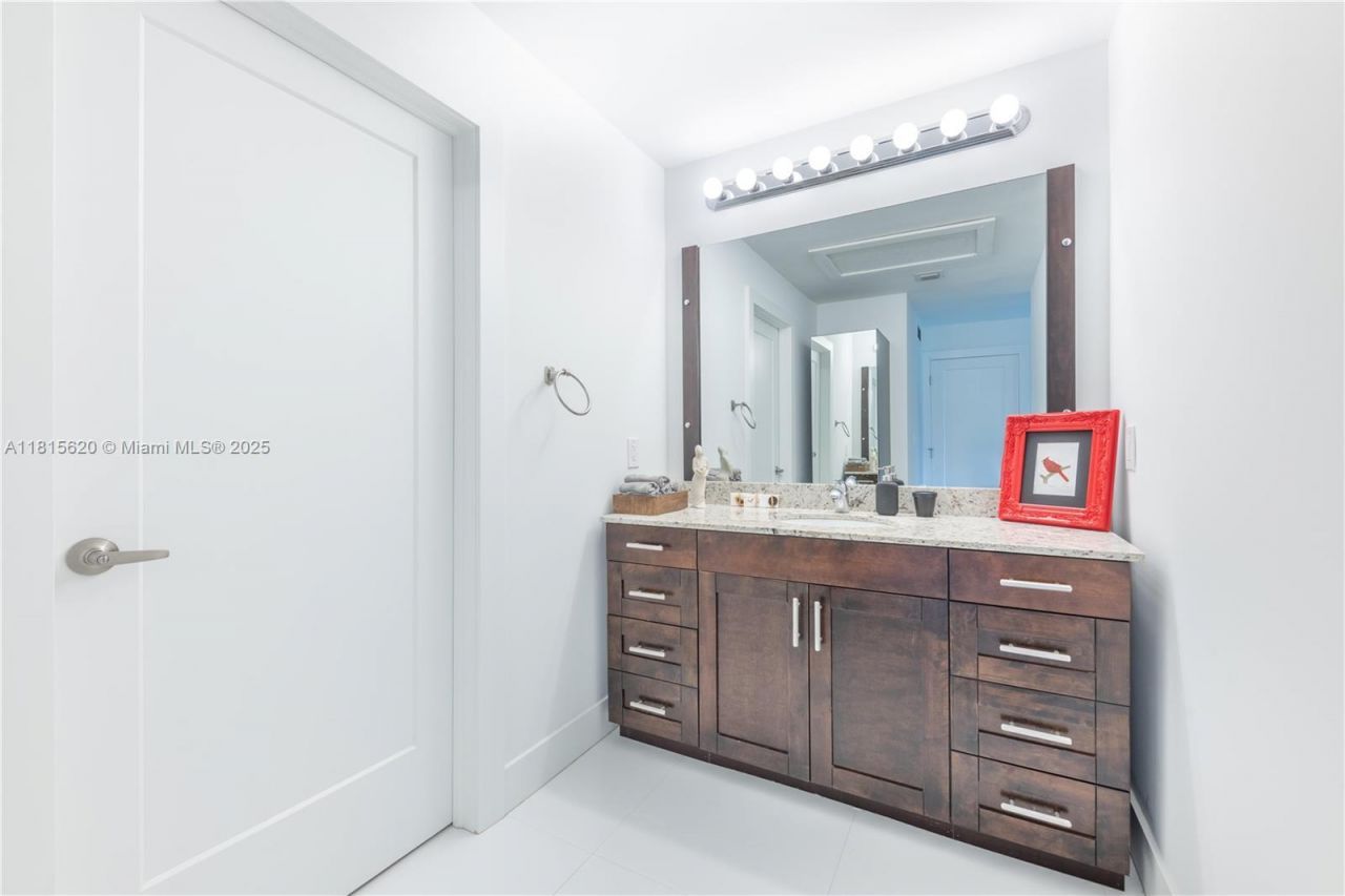 16189 Laurel Dr, Unit 25, Weston, FL 33326 Photo