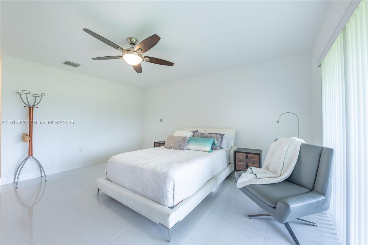 16189 Laurel Dr, Unit 25, Weston, FL 33326 Photo