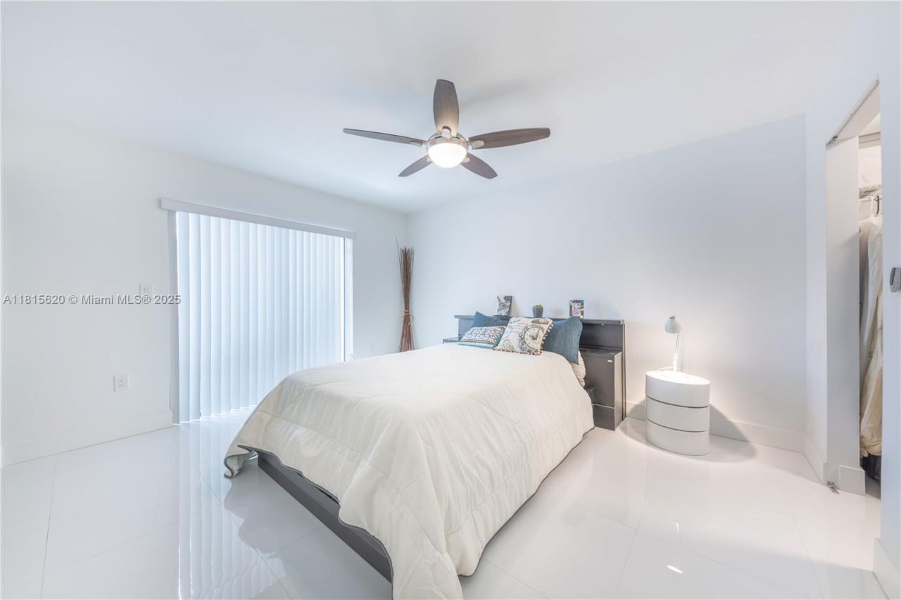 16189 Laurel Dr, Unit 25, Weston, FL 33326 Photo