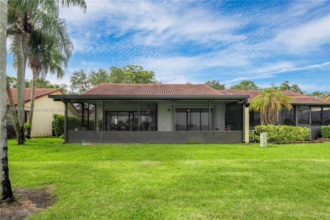 16189 Laurel Dr, Unit 25, Weston, FL 33326 Photo