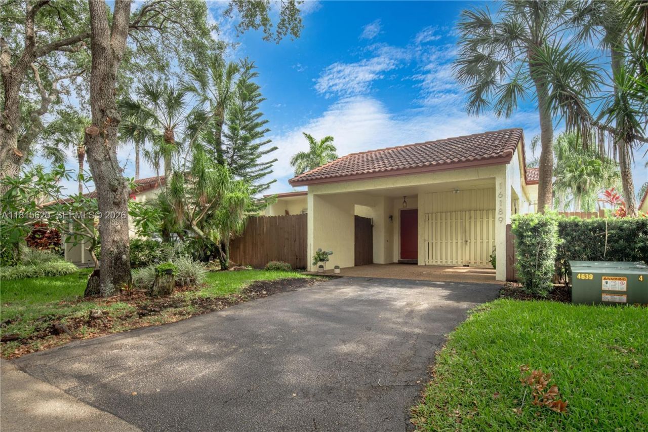 16189 Laurel Dr, Unit 25, Weston, FL 33326 Photo