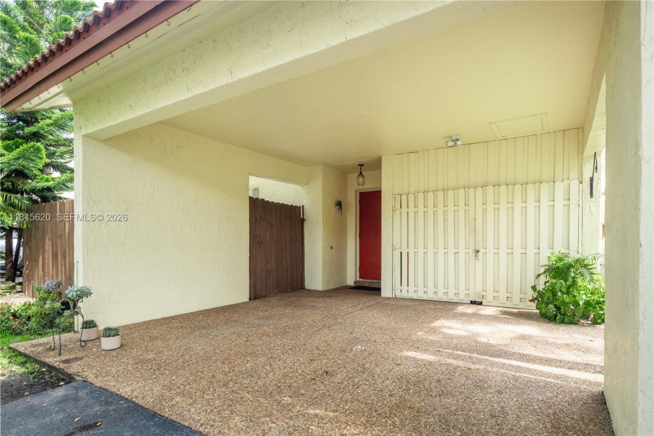 16189 Laurel Dr, Unit 25, Weston, FL 33326 Photo