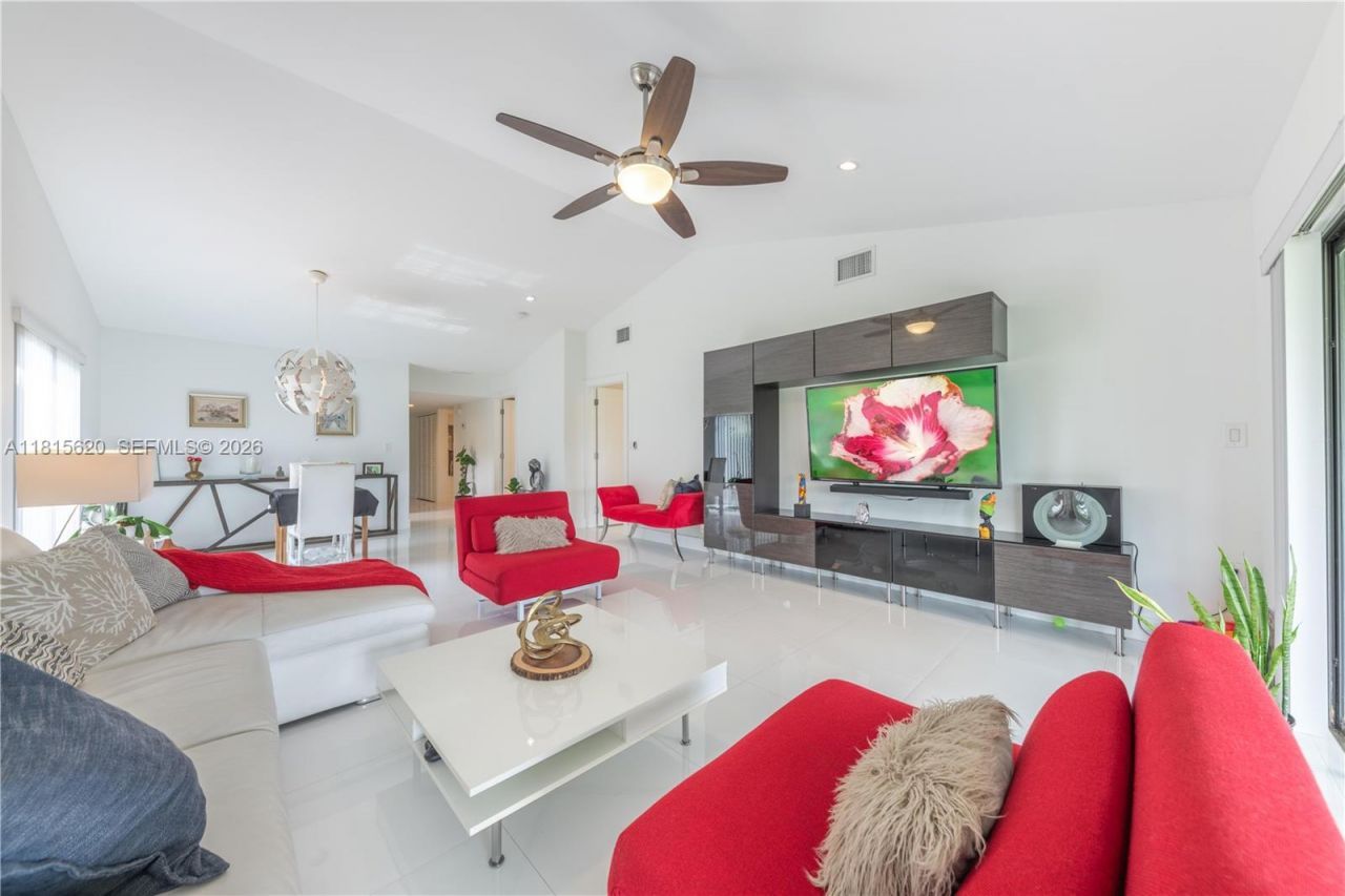 16189 Laurel Dr, Unit 25, Weston, FL 33326 Photo