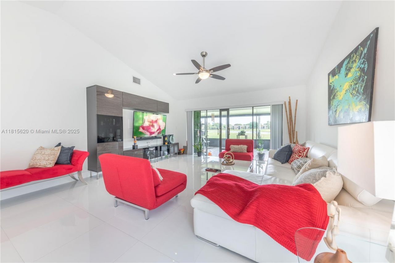 16189 Laurel Dr, Unit 25, Weston, FL 33326 Photo