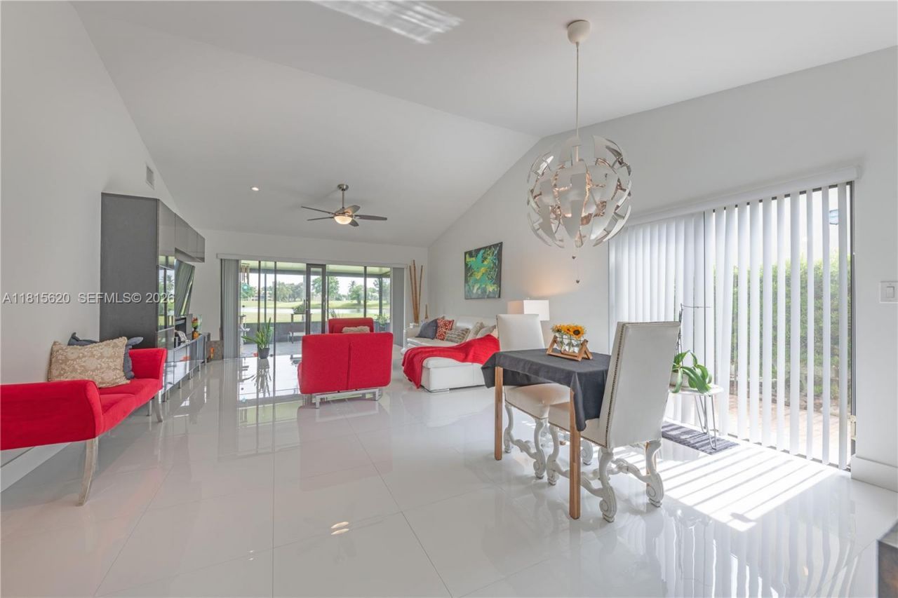 16189 Laurel Dr, Unit 25, Weston, FL 33326 Photo