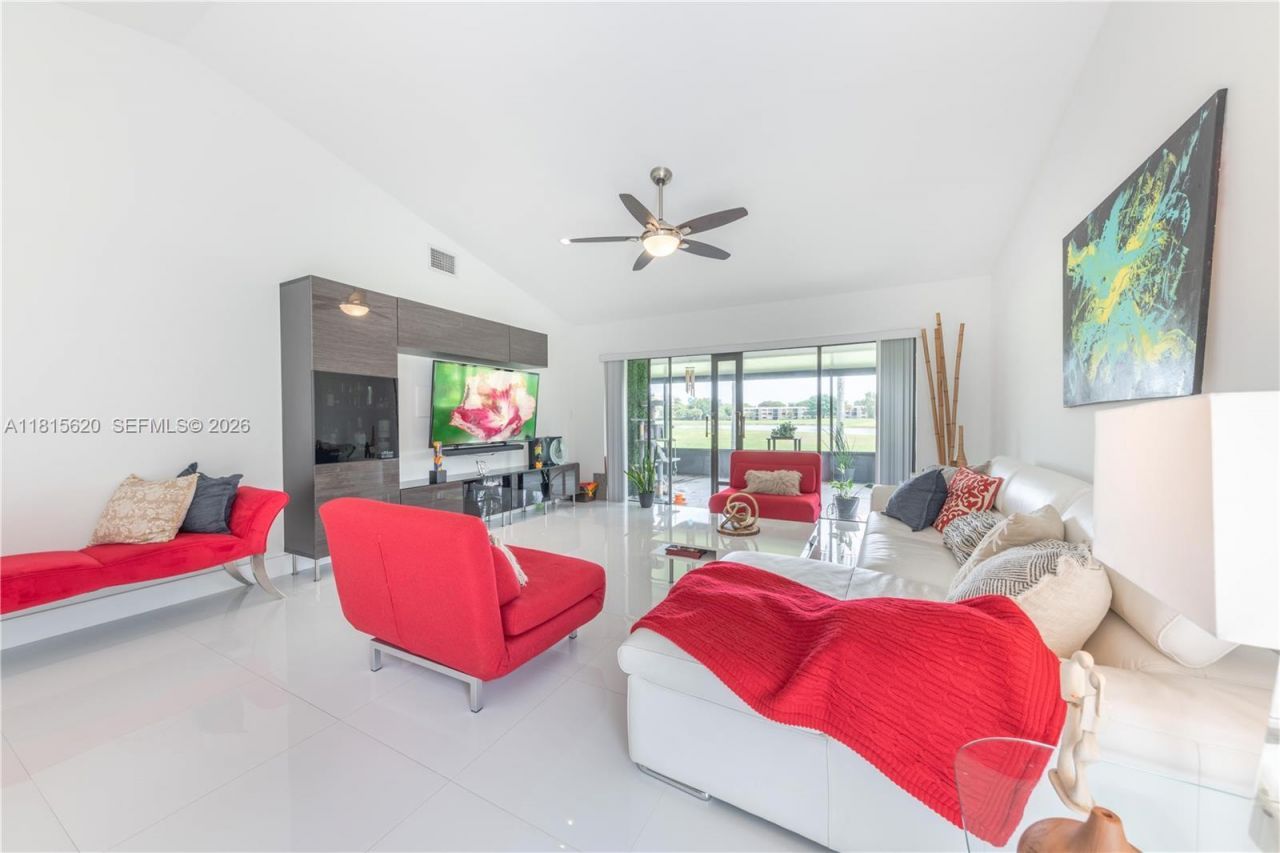 16189 Laurel Dr, Unit 25, Weston, FL 33326 Photo