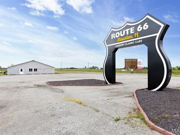 2149 E Frontage Road, Staunton, IL 62088