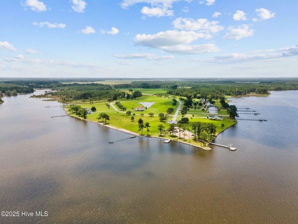 42 River Drive, Belhaven, NC 27810