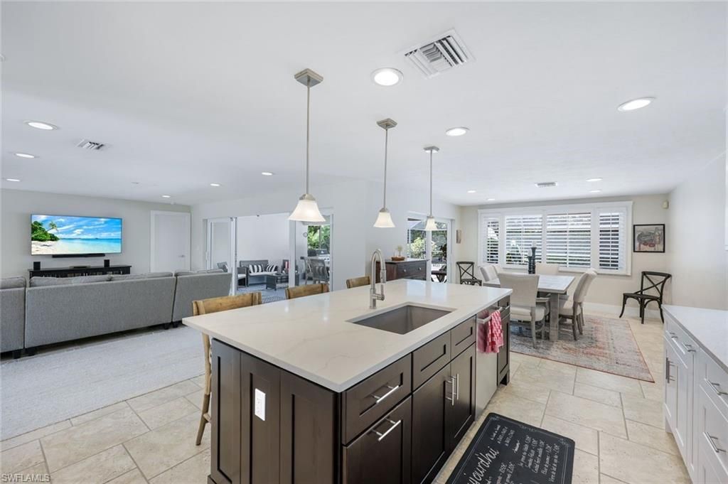 725 Old Trail Dr, Naples, FL 34103 Photo