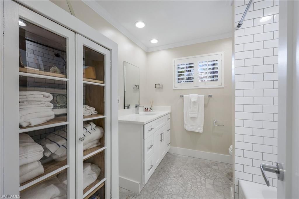 725 Old Trail Dr, Naples, FL 34103 Photo